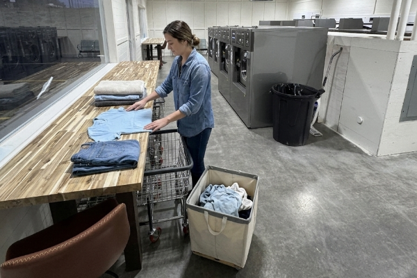 Folding Clothes At Boomtown 600X400